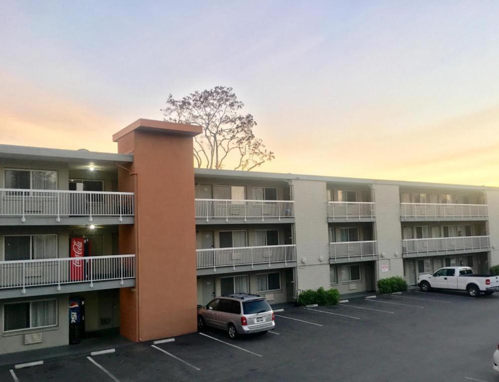 Pacific Motor Inn San Jose Exterior photo
